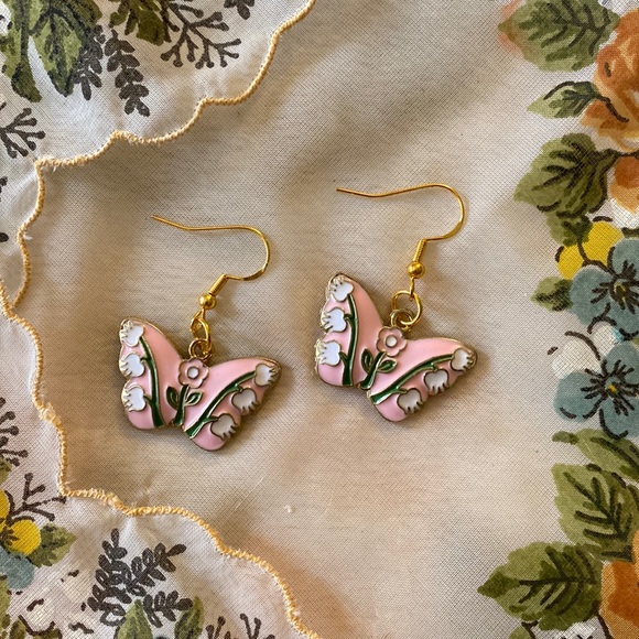 Jewelry - Pretty In Pink Enamel Butterly Earrings 💖